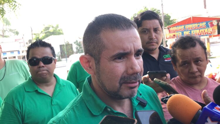 Denuncian venta de plazas en el IMSS