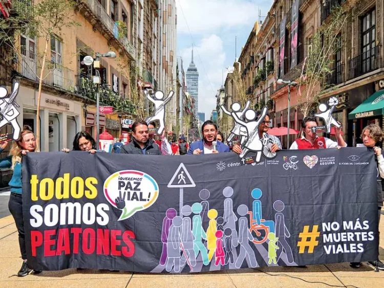 Cada mes mueren 12 peatones en la Ciudad de México: Semovi