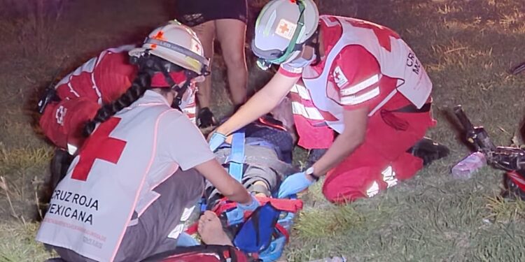 Familia herida en choque de motos en la carretera Cd. Victoria-Soto la Marina