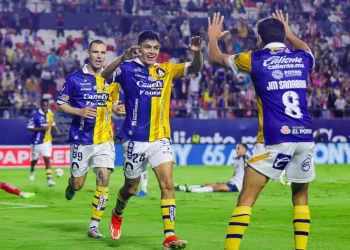 San Luis arrolla 4-0 a Querétaro y lo hunde en la clasificación