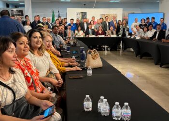 Sostiene Américo Villarreal encuentro con migrantes tamaulipecos en Houston