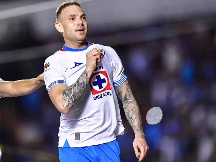 Cruz Azul gana, rompe mala racha, es líder… y espera al América