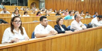 Actualiza la UAT a su personal administrativo en materia de normatividad y rendición de cuentas