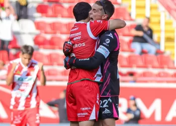 Necaxa golea 3-0 a FC Juárez y entra a puestos de Liguilla