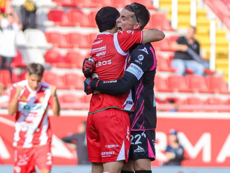 Necaxa golea 3-0 a FC Juárez y entra a puestos de Liguilla