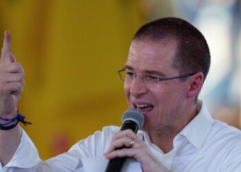Regresa Ricardo Anaya de autoexilio en EU; se registra como senador electo plurinominal