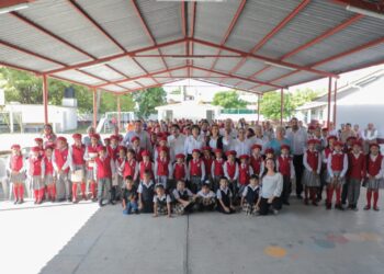 Agradecen a Américo Villarreal reconstrucción de escuela en Xicoténcatl