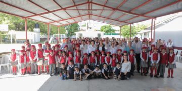 Agradecen a Américo Villarreal reconstrucción de escuela en Xicoténcatl