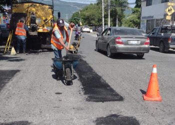 Rehabilita Gobierno de Cd. Victoria 33 mil m2 de asfalto en calles y caminos ejidales.
