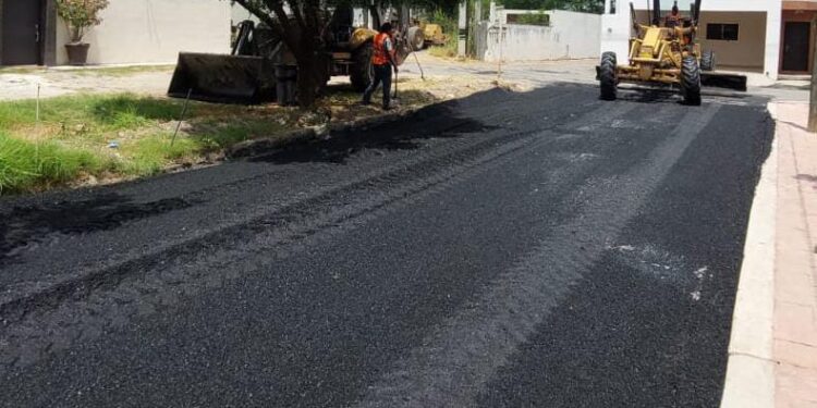 Rehabilita Gobierno de Cd. Victoria 33 mil m2 de asfalto en calles y caminos ejidales.