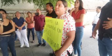 Protestan madres de familia por cancelación de subrogación en CENDI Peques Victoria