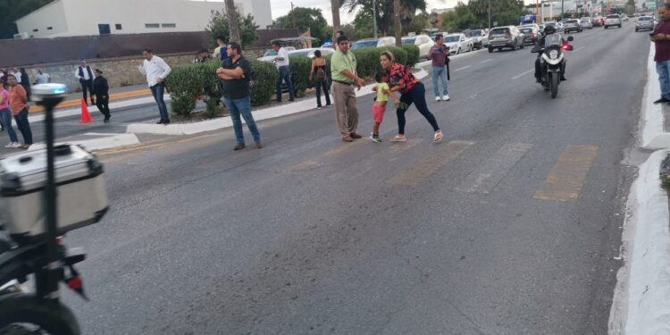 Protestan madres de familia por cancelación de subrogación en CENDI Peques Victoria