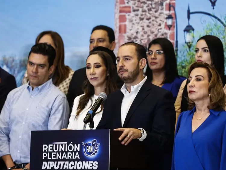 Legisladores del PAN firman compromiso para mantenerse unidos en defensa de México