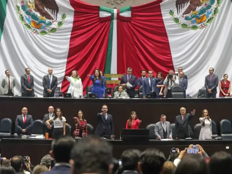 Instalan la LXVI Legislatura en la Cámara de Diputados, Ifigenia Martínez rinde protesta