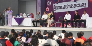 Respalda gobierno de Victoria con más de 2 mil kits escolares a niñez