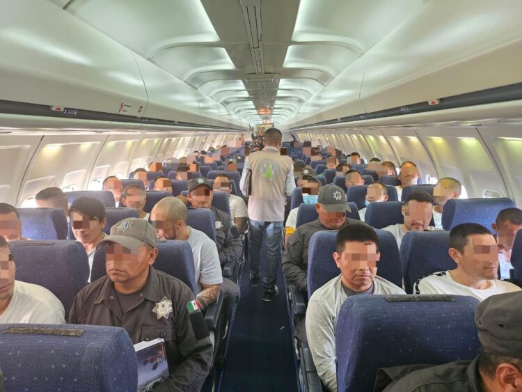 Trasladan a 68 reos de cárceles tamaulipecas a prisiones federales