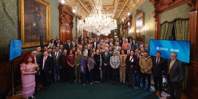 Asiste Américo Villarreal a evaluación nacional del IMSS-Bienestar