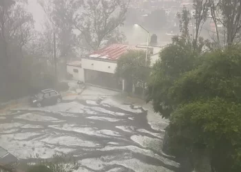 Granizada y fuerte viento sorprende a varias zonas de la Ciudad de México