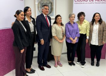 Se reúnen Américo Villarreal y la presidenta del DIF Tamaulipas con Clara Brugada en CDMX