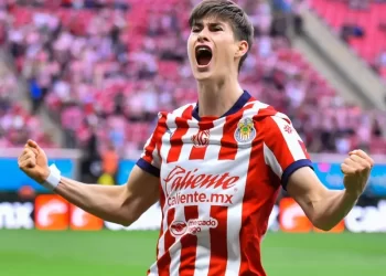 Chivas golea 5-0 al FC Juárez y se coloca provisional en cuarto puesto