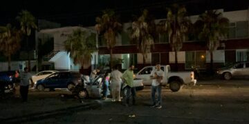 Ebrio choca después de huir del operativo anti-alcohol, está grave en hospital