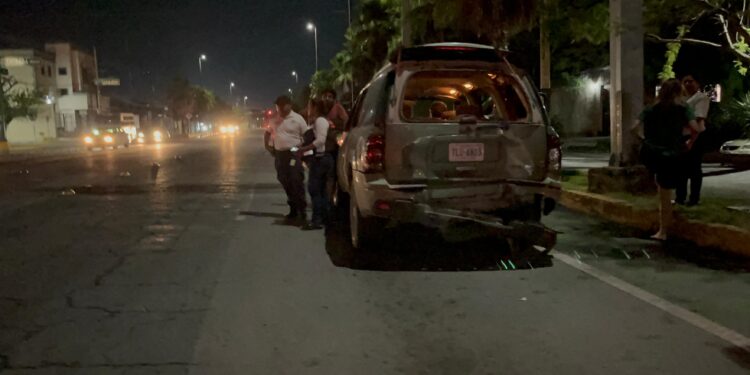 Ebrio choca después de huir del operativo anti-alcohol, está grave en hospital