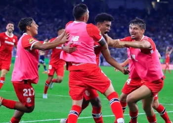 Diablos rojos de Toluca derrotan 2-1 a Rayados de Monterrey en La Sultana