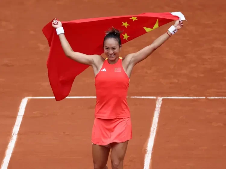 Zheng Qinwen lleva a China a lo más alto del Tenis en París