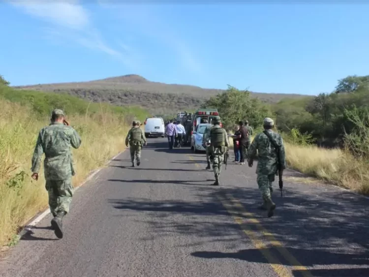 Se enfrentan civiles y militares en Culiacán; reportan al menos 5 muertos