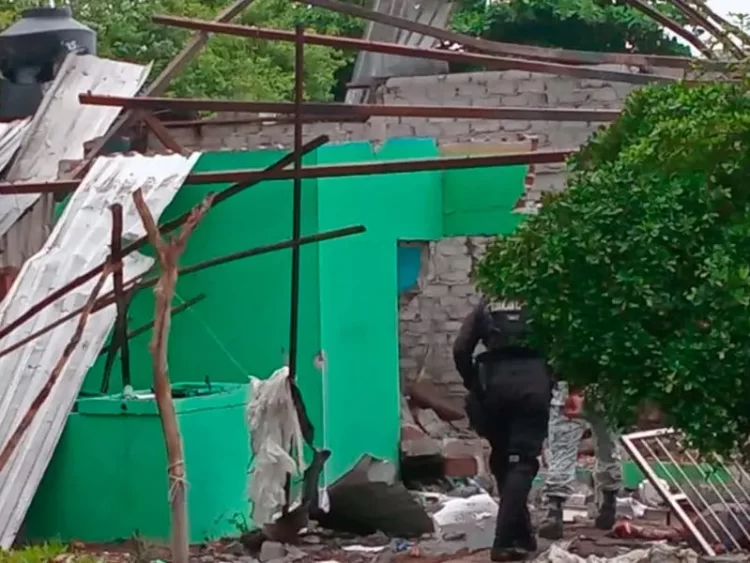 Explosión en fábrica clandestina de explosivos deja 6 muertos en Apatzingán