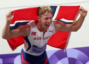 Noruego Markus Rooth gana medalla de oro en decatlón de París