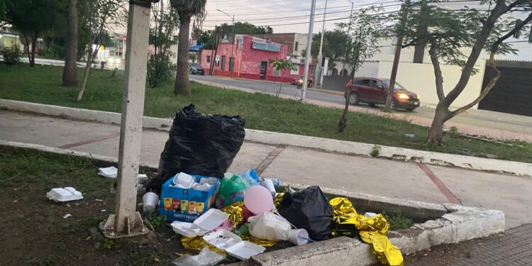 Dejan empleados del IMSS un muladar en calles aledañas a sede sindical de Cd. Victoria