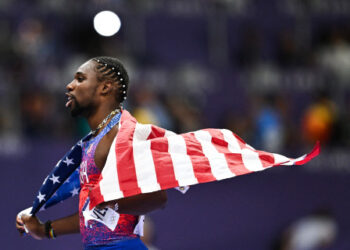 Noah Lyles de EU se convierte en el hombre más rápido del mundo en París