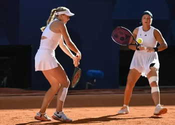 Cae la primera medalla para Rusia, bajo bandera neutral