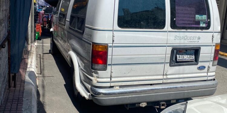 Urge retirar vehículos chatarra abandonados en vía pública de la zona centro de Cd. Victoria