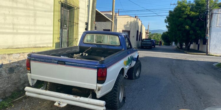 Urge retirar vehículos chatarra abandonados en vía pública de la zona centro de Cd. Victoria