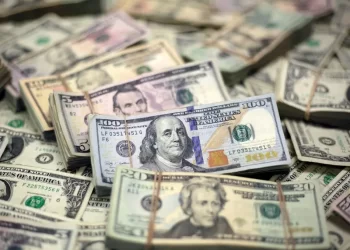 Peso cierra su tercera jornada consecutiva de pérdidas en $19.37 por dólar
