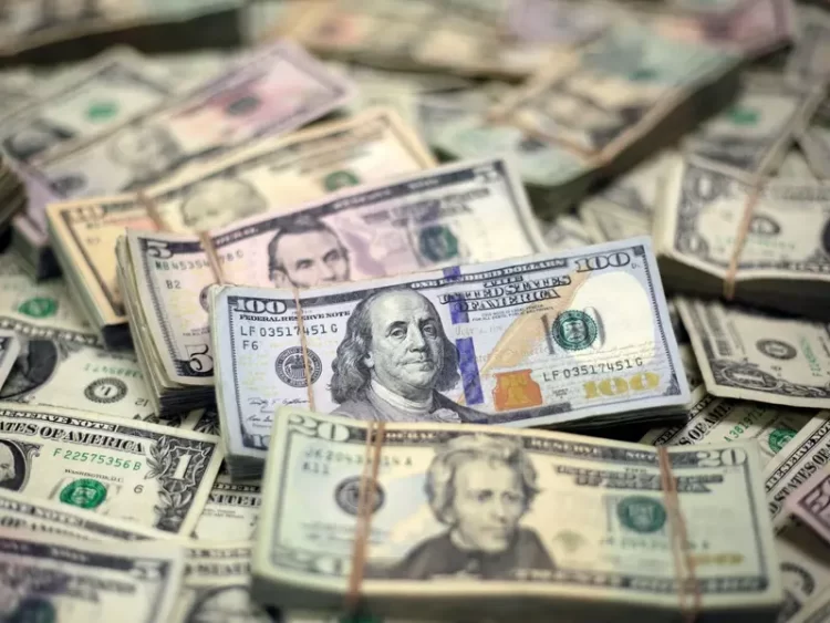 Peso cierra su tercera jornada consecutiva de pérdidas en $19.37 por dólar