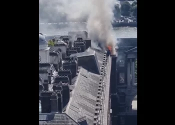 Fuego en Somerset House: 70 bomberos desplegados en Londres
