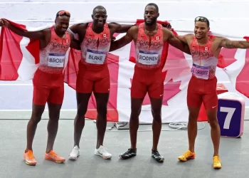 Canadá gana el oro en relevos 4x100m; EU sin Lyles descalificados