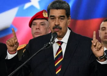 Maduro acude a la corte suprema para validar su reelección en Venezuela