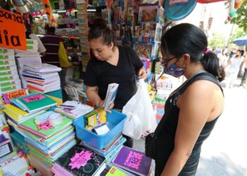 Recibirán estudiantes de nivel básico útiles y uniformes escolares en Tamaulipas