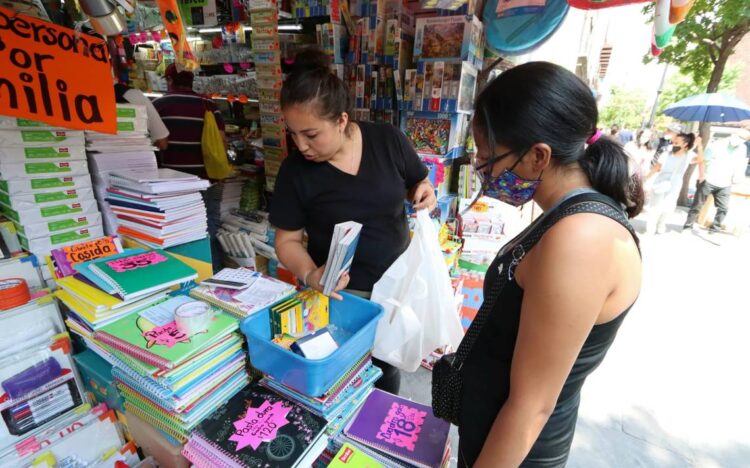 Recibirán estudiantes de nivel básico útiles y uniformes escolares en Tamaulipas