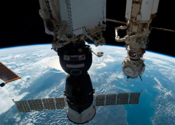 Misión espacial se extiende: astronautas deben esperar hasta febrero para regresar