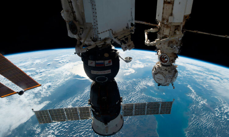 Misión espacial se extiende: astronautas deben esperar hasta febrero para regresar