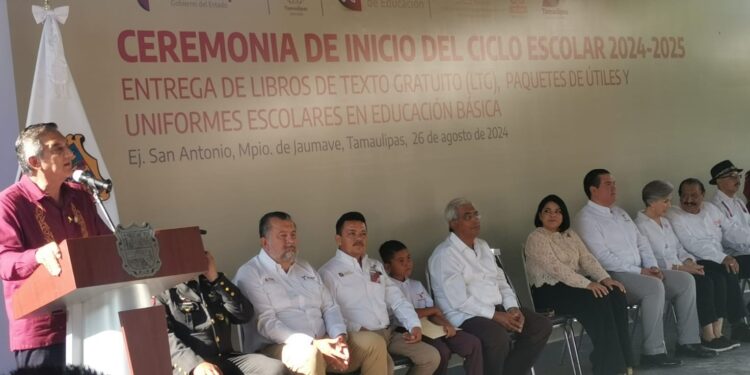 Pone en marcha el gobernador Américo Villarreal el ciclo escolar 2024-2025 en Jaumave, Tamaulipas