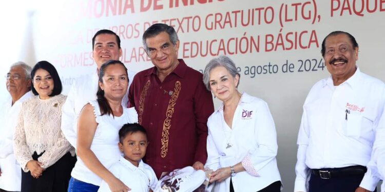 Pone en marcha el gobernador Américo Villarreal el ciclo escolar 2024-2025 en Jaumave, Tamaulipas