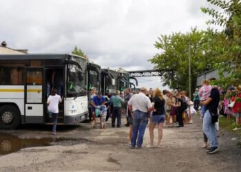 Rusia evacúa zonas fronterizas ante incursión de Ucrania que entra en su séptimo día