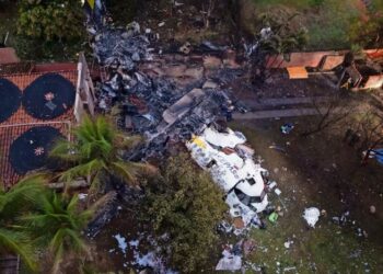 Autoridades transcriben conversación final del avión accidentado en Brasil