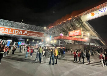 Bruno Mars revive el Estadio GNP con energía y emoción